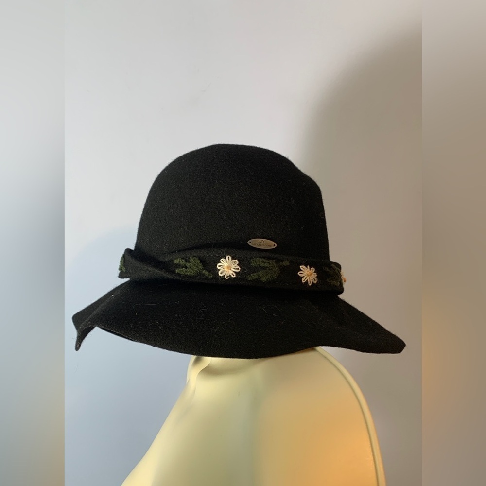 Liz Claiborne Black Wool Hat with daisy Floral twist Band floppy wool Packable